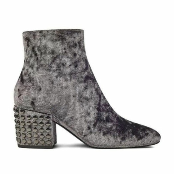 Kendall & Kylie Shoes - 🆕 Kendall + Kylie Blythe Gray Boots 6